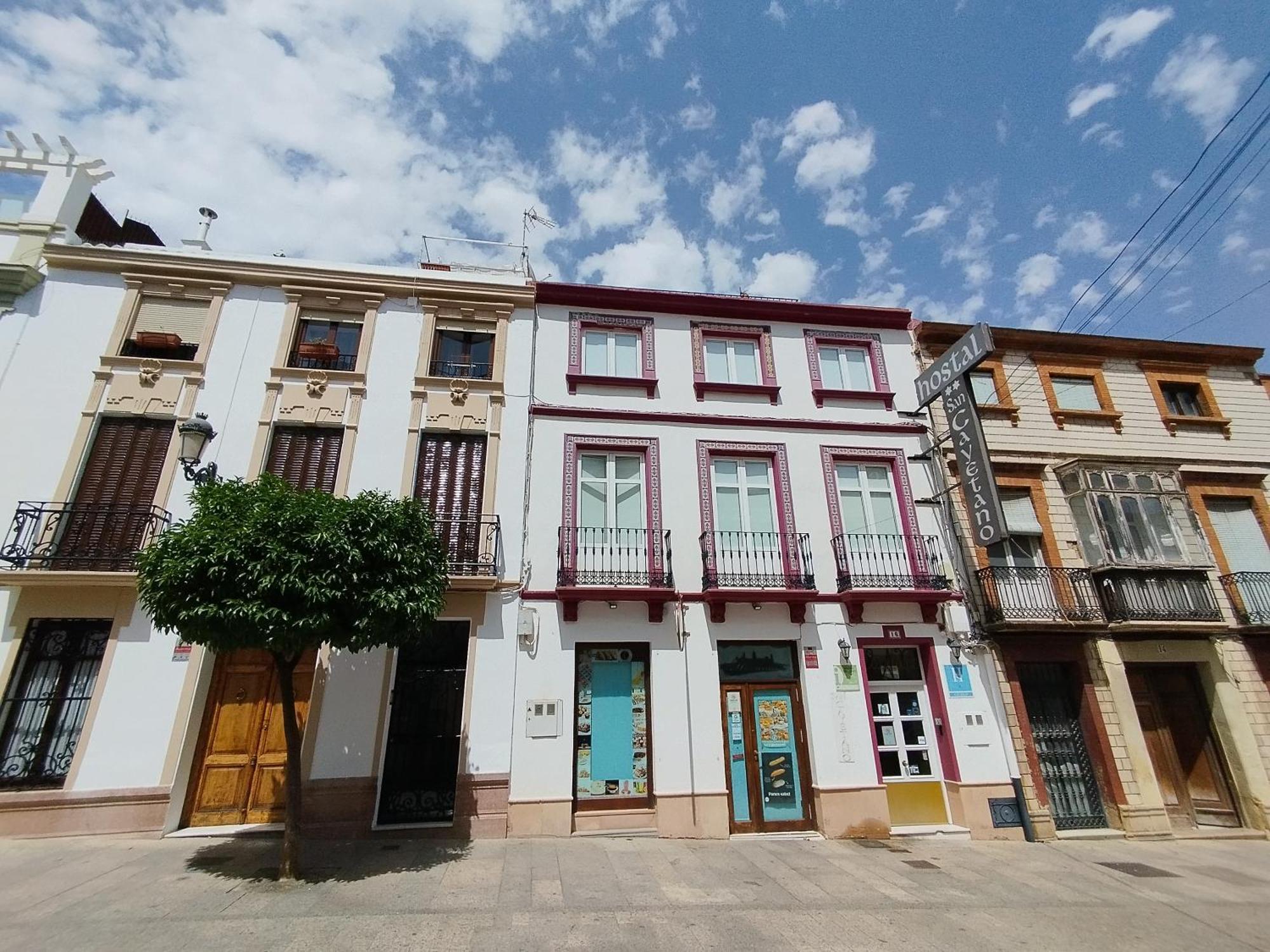 Hotel San Cayetano 2*